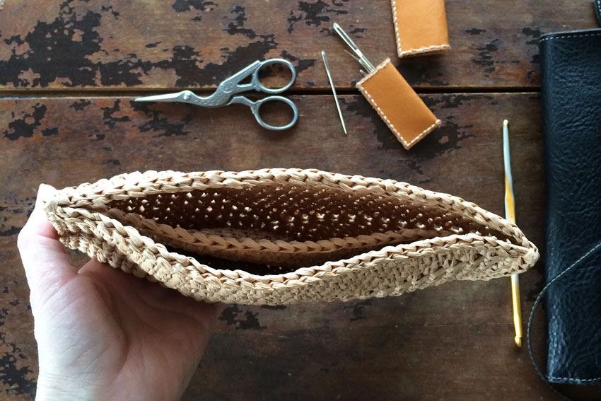 かぎ針編み ポーチ 中の仕切りの様子