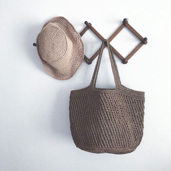 「夏のかぎ針あみこもの」斜め模様のかごバッグ
