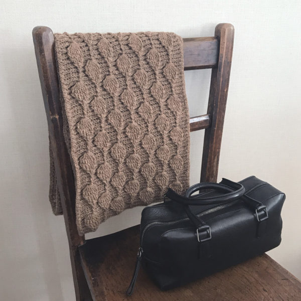 「かぎ針あみの冬ごもり」立体パイナップルのショール