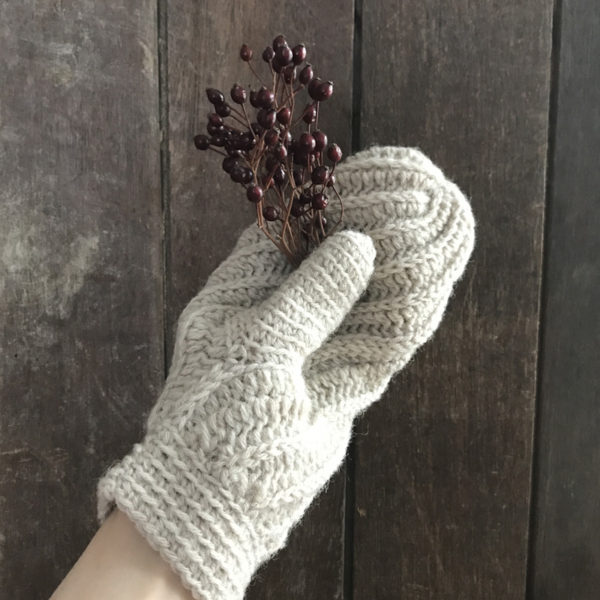 「かぎ針あみの冬ごもり」スパイラルミトン