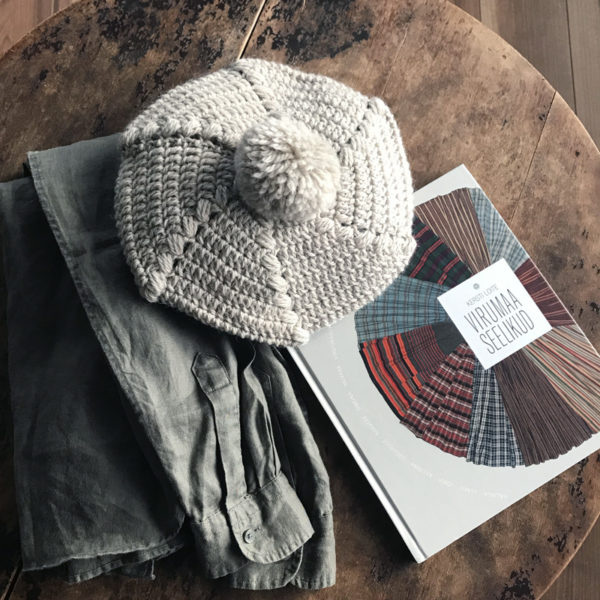 「かぎ針あみの冬ごもり」6本線のベレー