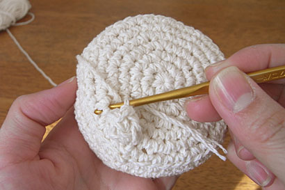 かぎ針編み ケーキ ⑥適当な場所で引き抜き編みをします