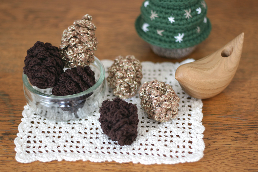 かぎ針編み 松ぼっくり