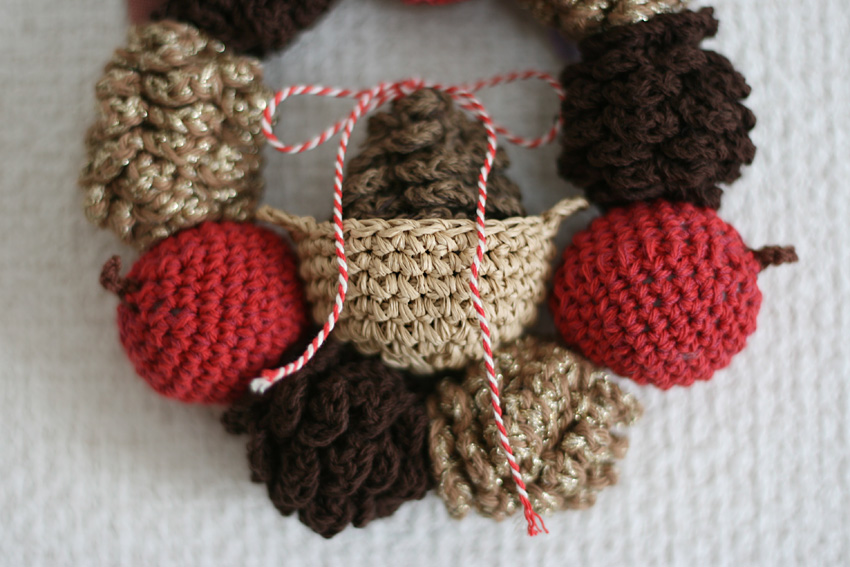 かぎ針編み 真ん中にも松ぼっくり