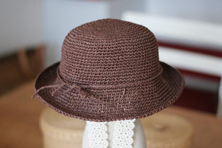 かぎ針編み ラフィア風ハット