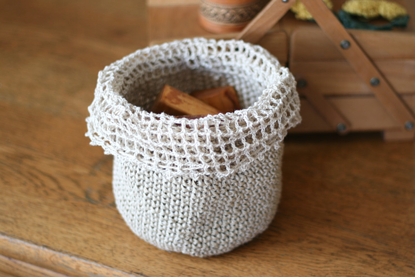 かぎ針編み 麻ひもで編むマルシェ型ポーチ こんな使い方も