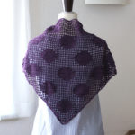 かぎ針編み 水玉三角ストール