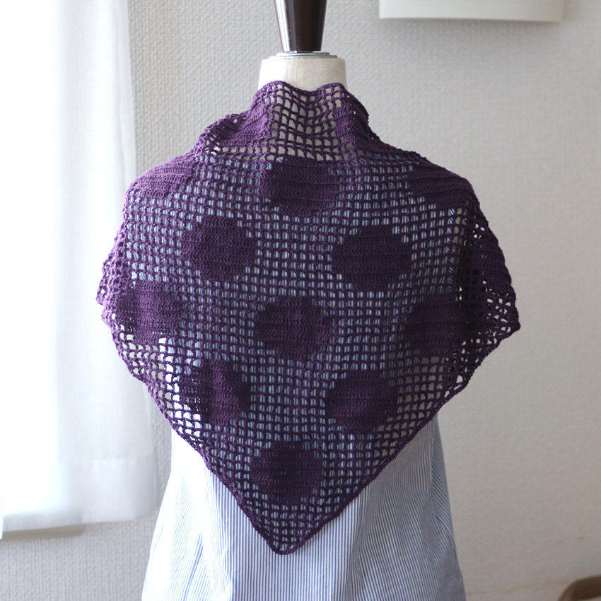 かぎ針編み 水玉三角ストール