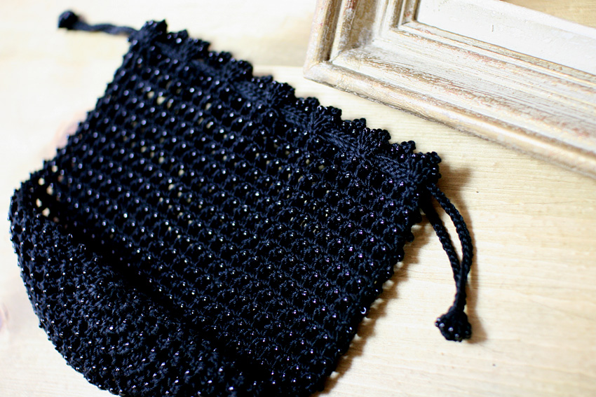 かぎ針編み 巾着　広げるとこのような感じです