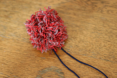 ④わになっている毛糸をカットしました