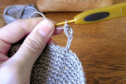 かぎ針編み 麻の葉模様Ⅱ ②くさりを6目編みます