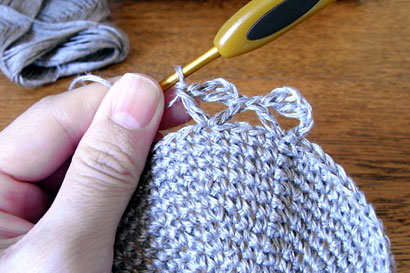 かぎ針編み 麻の葉模様Ⅱ ⑦同じところに、もう1目長編みを編みます