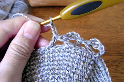 かぎ針編み 麻の葉模様Ⅱ ⑧さらにくさり3目を編みます