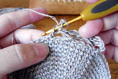 かぎ針編み 麻の葉模様Ⅱ ⑨⑤と同じように長編みを編みます