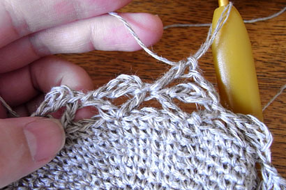 かぎ針編み 麻の葉模様Ⅱ ⑪2段目の長編みを編みつける位置は画像参照