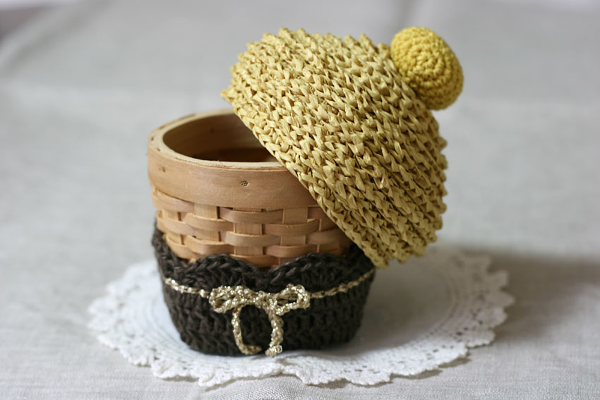 かぎ針編み モンブランのふたが開きます