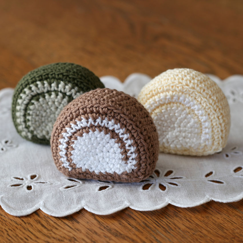 かぎ針編み クロッシェ・パティシエのロールケーキ