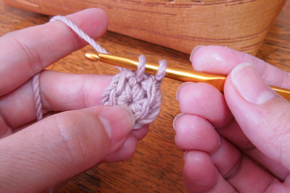 かぎ針編み わ編み [28]糸を引き出したところ