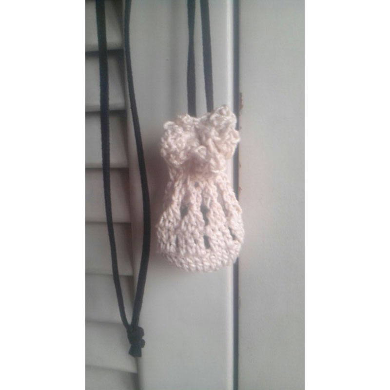 じゅりさんの「小袋ペンダント」かぎ針編み 作品