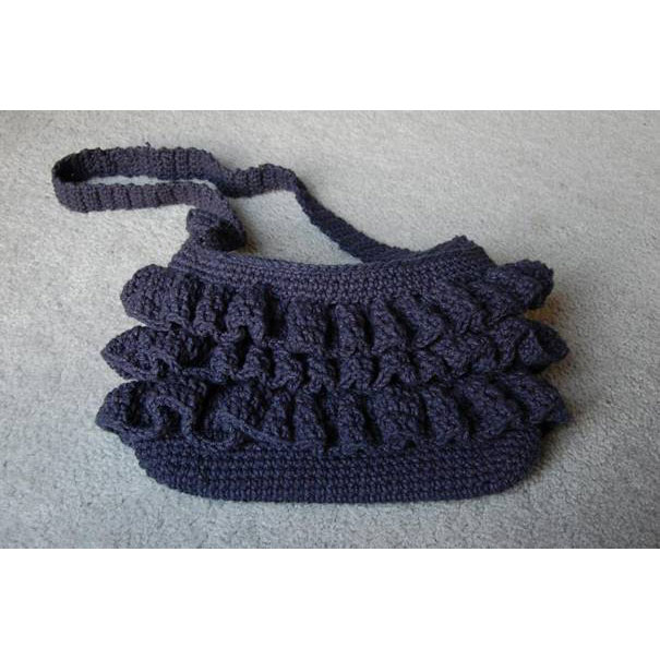 あみあみさんの「フリルのミニ・ポーチ」かぎ針編み 作品