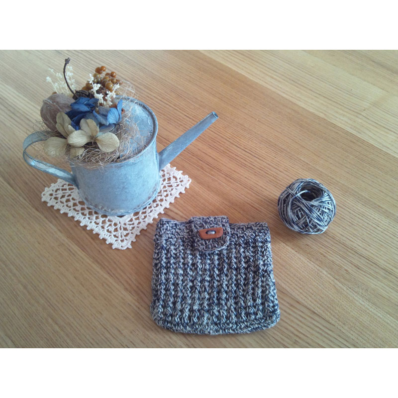 Ricoさんの「ボタンどめのポーチ」