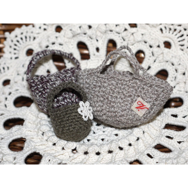 かぎ針編み 編み物屋さん[ゆとまゆ]さんの「小さな小さなバッグたち」