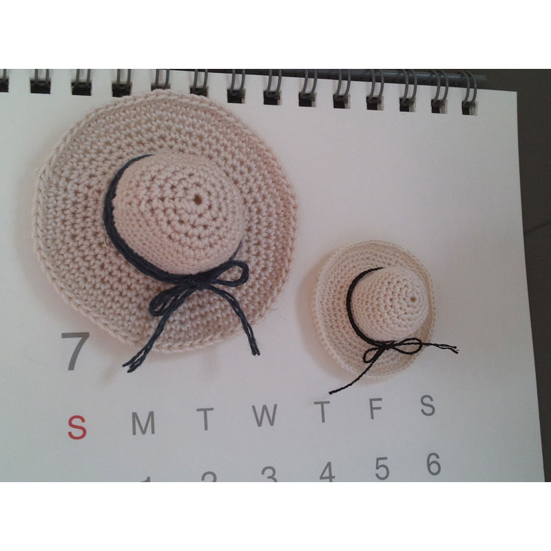 かぎ針編み Ricoさんの「ミニミニ麦わら帽」