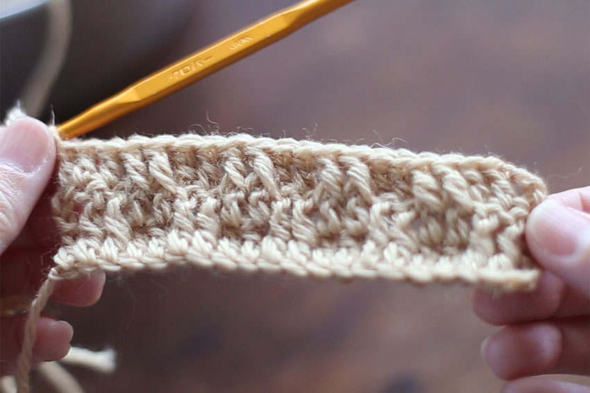 かぎ針編み 3段目を「表引き上げ編み」で編みました
