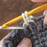 こま編み表引き上げ編み[3] かけた糸を引き出しました。