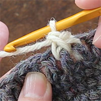 こま編み表引き上げ編み[5] こま編み表引き上げ編みが1目編めました。