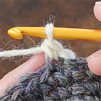 手前側1本だけすくって編むすじ編み[6] 手前側1本だけすくってすじ編みが編めました。