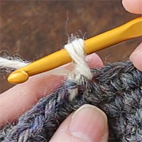 バックこま編み[3] 糸を引き出しました。