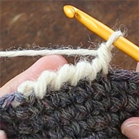 バックこま編み[11] 5目編むとこのようになります。