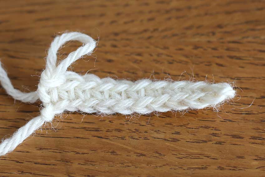 くさりの裏山を拾って編んだ編み地の様子