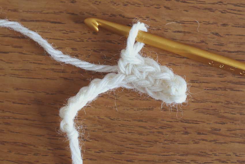 くさりの裏山を拾って編みます