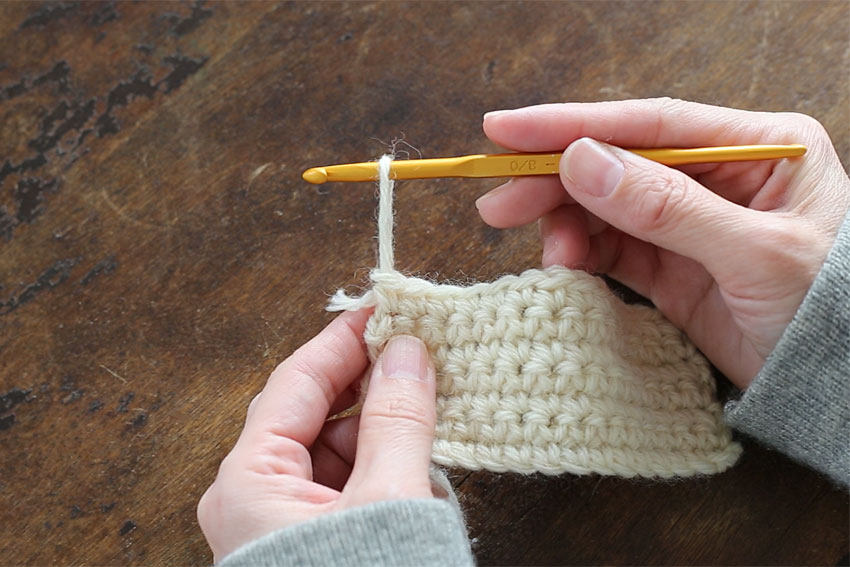 [2] そのまま糸端を引き抜きます。