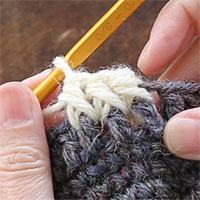 中長編み表引き上げ編み[7] 3目編むとこのようになります。