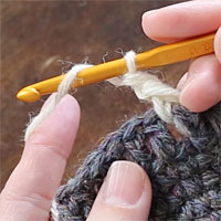 長編み表引き上げ編み[1] 針に糸をかけ、