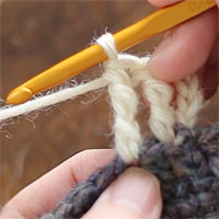 長々編み2目編み入れる[3] 長々編みが1目編めました。