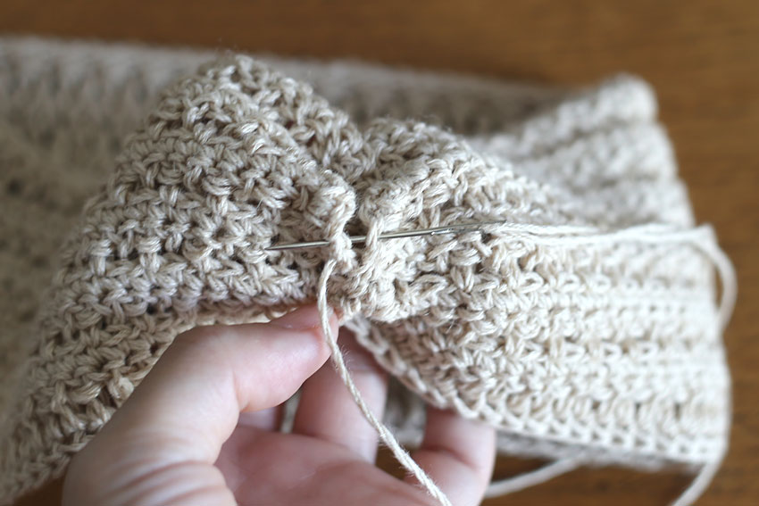 かぎ針編み クロスヘアバンド ⑨まつってとめる