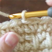 引き抜き編みをすると、このようになります。