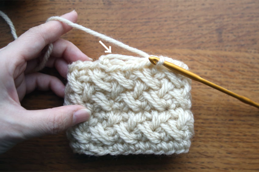 糸を渡す⑤ 次に編む目に糸をつける