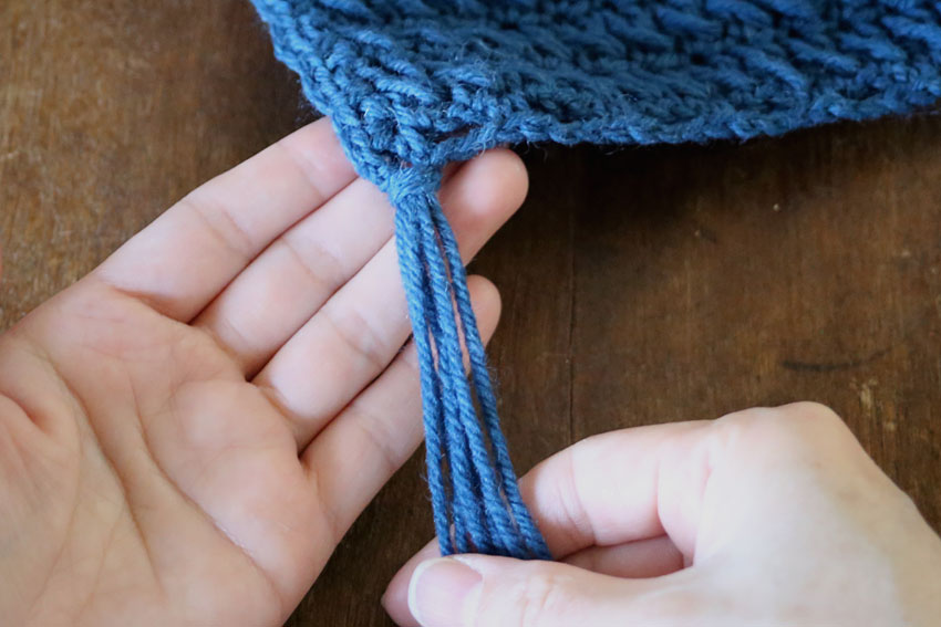 フリンジ⑩輪を引き締めるとこのようになります。