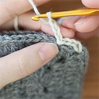 鎖3目の鎖はぎ[5]鎖3目を編み、同様に繰り返す