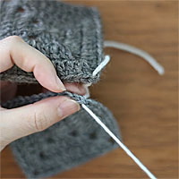 巻きかがり[4]針を通したところ