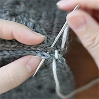 巻きかがり[6]となりの目も同様に針を通す