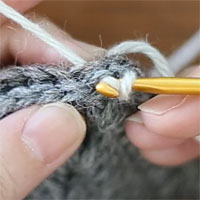 半目の引き抜きはぎ[3]糸をかけて引き抜く