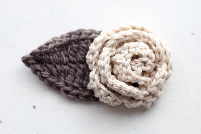 かぎ針編み お花ブローチ 表側